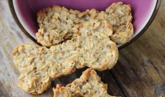 Looking for easy dog treats recipes? Pardon our silly pun, but your canine companion will go totally bananas for these yummy peanut butter banana dog treats! This recipe only has four ingredients, so it's not at all intimidating for first-time dog-treat bakers.