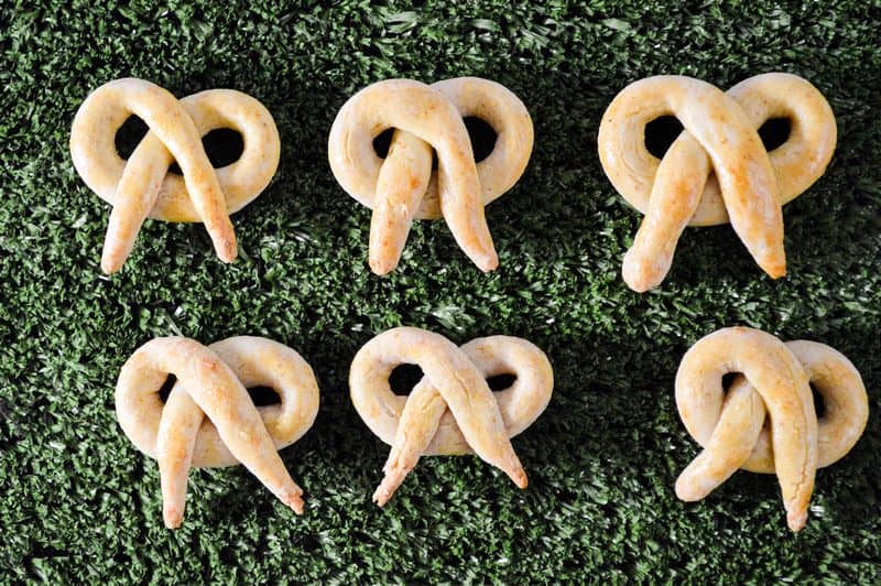 Your pooch is going to love this delicious homemade pretzels dog treat recipe! It’s just like your favorite pretzel, but with a bit of a twist! Pun intended!