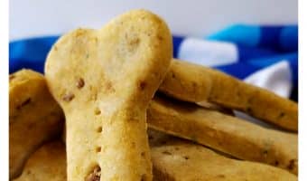 Treat your pup to these homemade chicken & liver dog cookies! Check out how easy this recipe is to make!