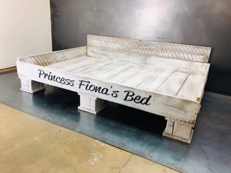 The 5 Best Elevated Dog Beds for Large Breeds DogVills